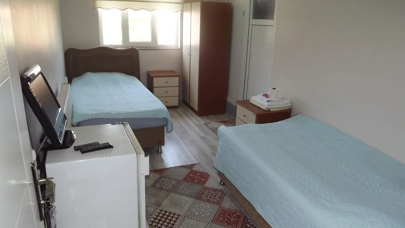 Akyazı Öğretmenevi ve Akşam Sanat Okulu - Fotoğraf 2
