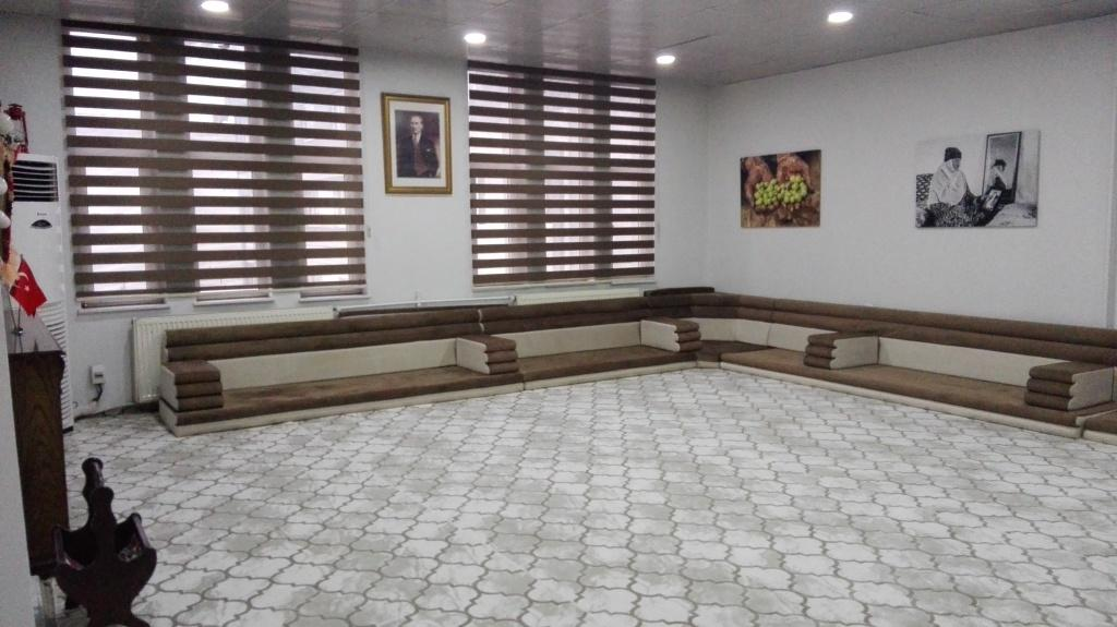 Derik Prof. Dr. Aydın Ayaydın Öğretmenevi ve Akşam Sanat Okulu - Fotoğraf 2