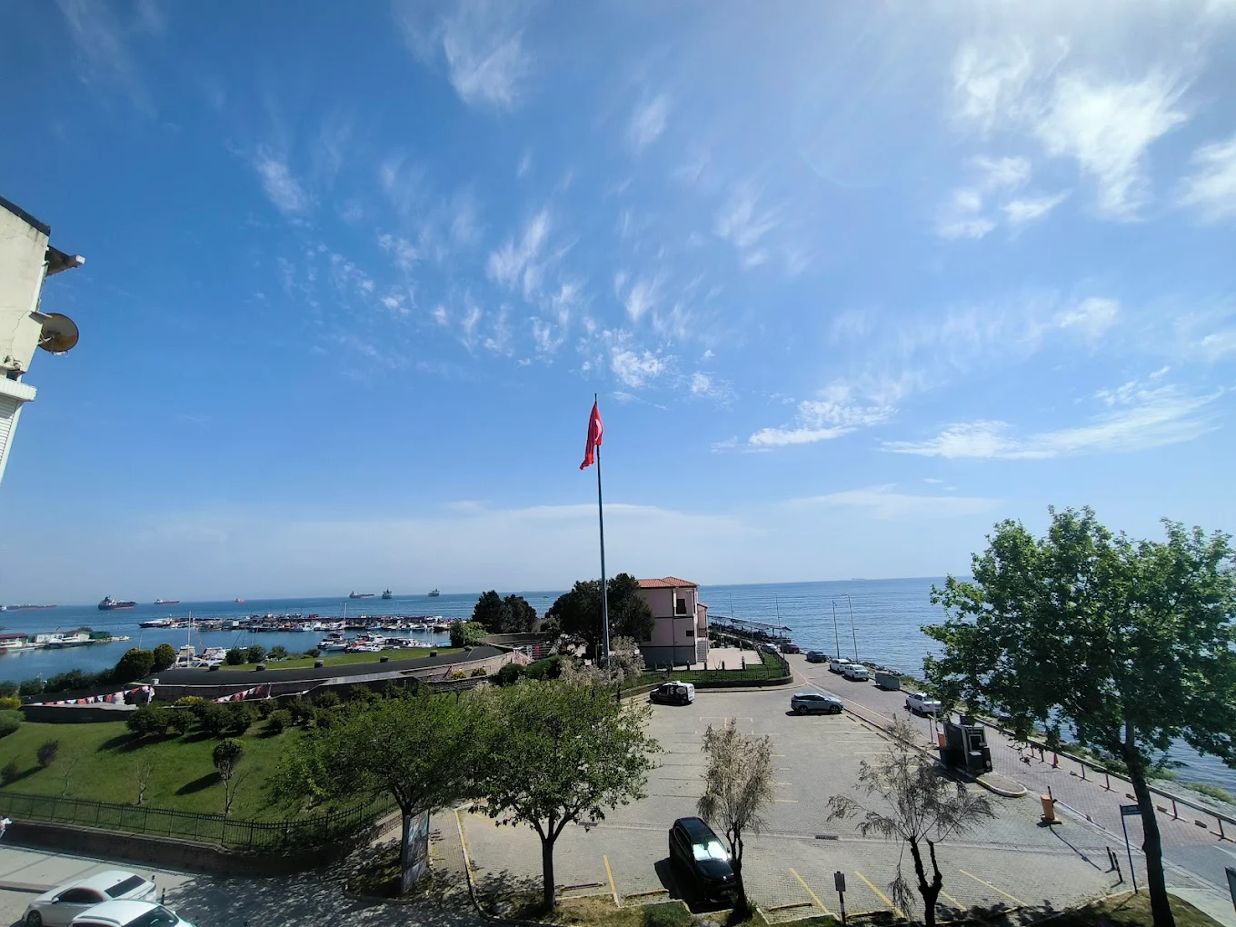 Avcılar Asım ve Nurhan Kocabıyık Öğretmenevi ve Akşam Sanat Okulu - Fotoğraf 3