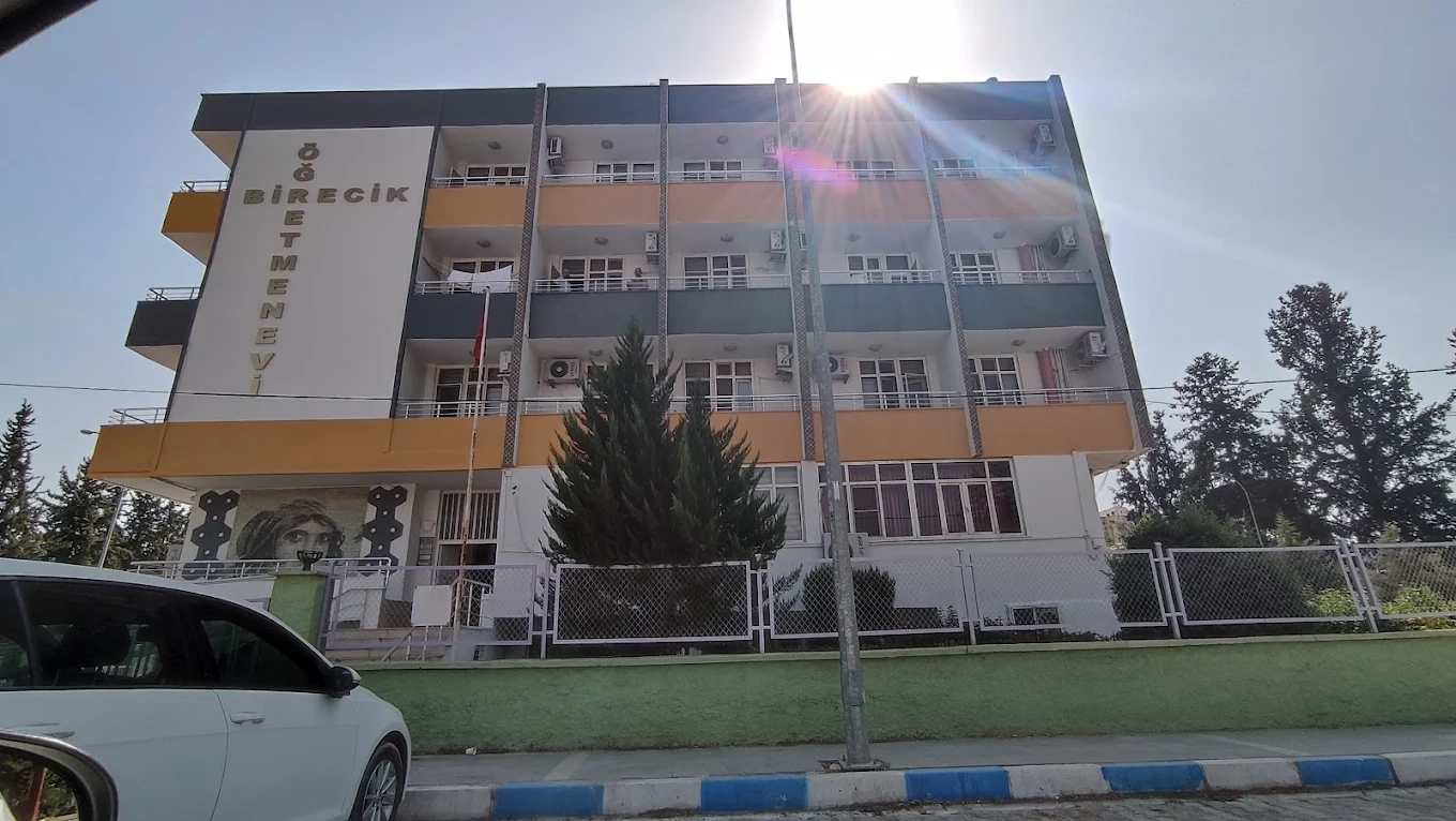 Birecik Öğretmenevi ve Akşam Sanat Okulu - Fotoğraf 4