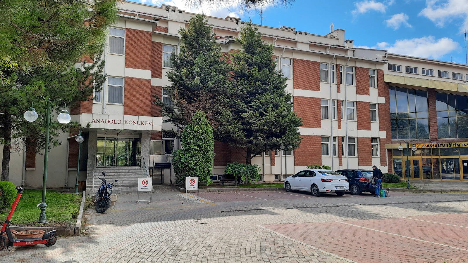 Anadolu Üniversitesi Konukevi (Yunusemre) - Fotoğraf 2