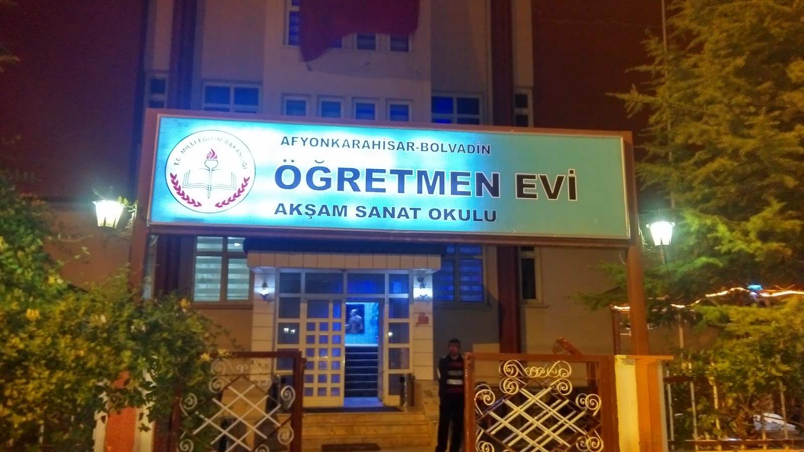 Bolvadin Öğretmenevi ve Akşam Sanat Okulu - Fotoğraf 4