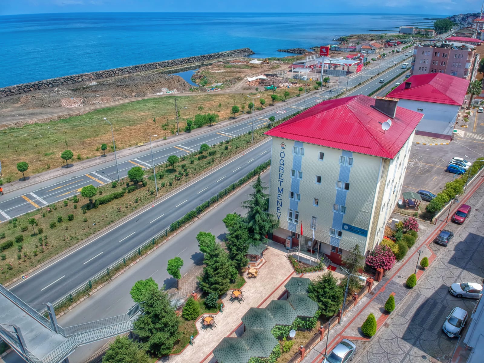 Çarşıbaşı Öğretmenevi ve Akşam Sanat Okulu - Fotoğraf 4