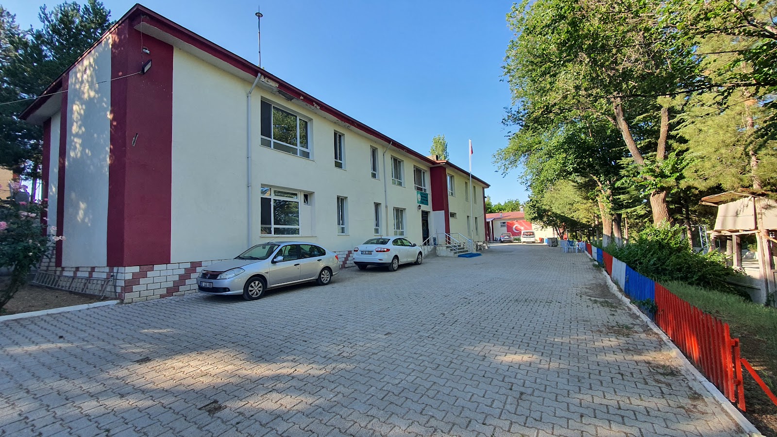 Doğanşehir Öğretmenevi ve Akşam Sanat Okulu - Fotoğraf 4