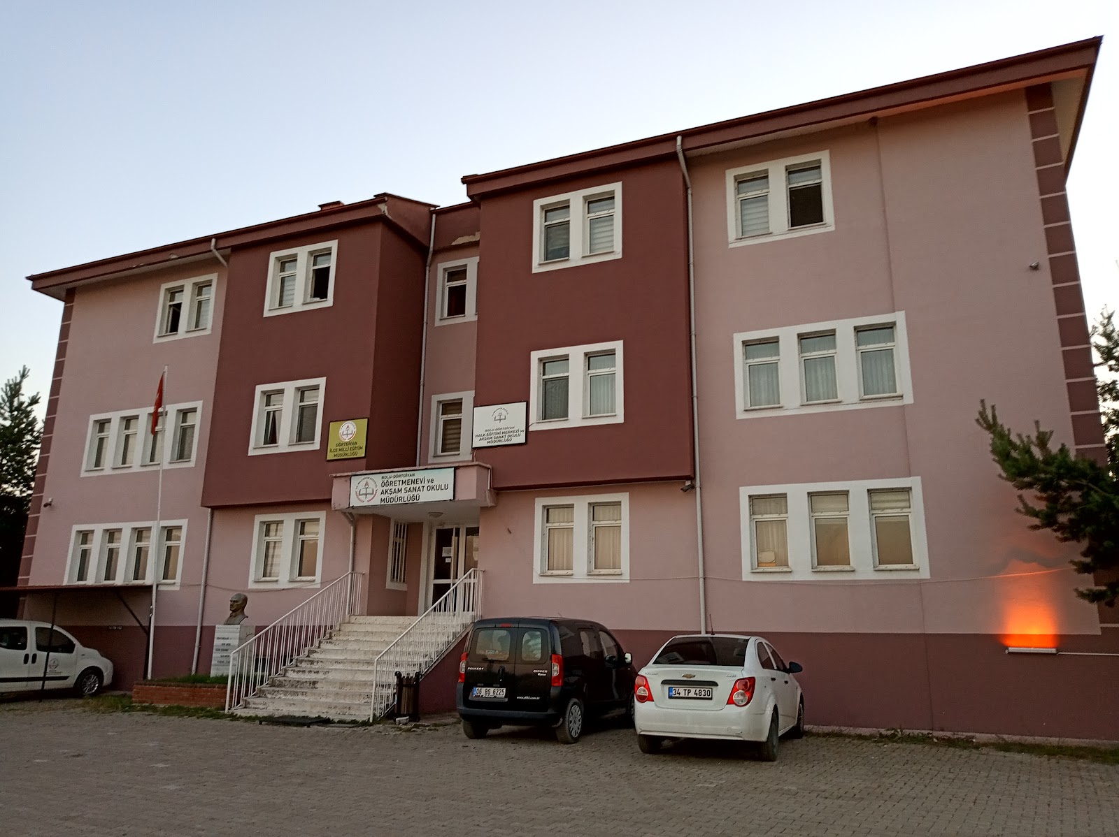 Dörtdivan Öğretmenevi ve Akşam Sanat Okulu - Fotoğraf 2
