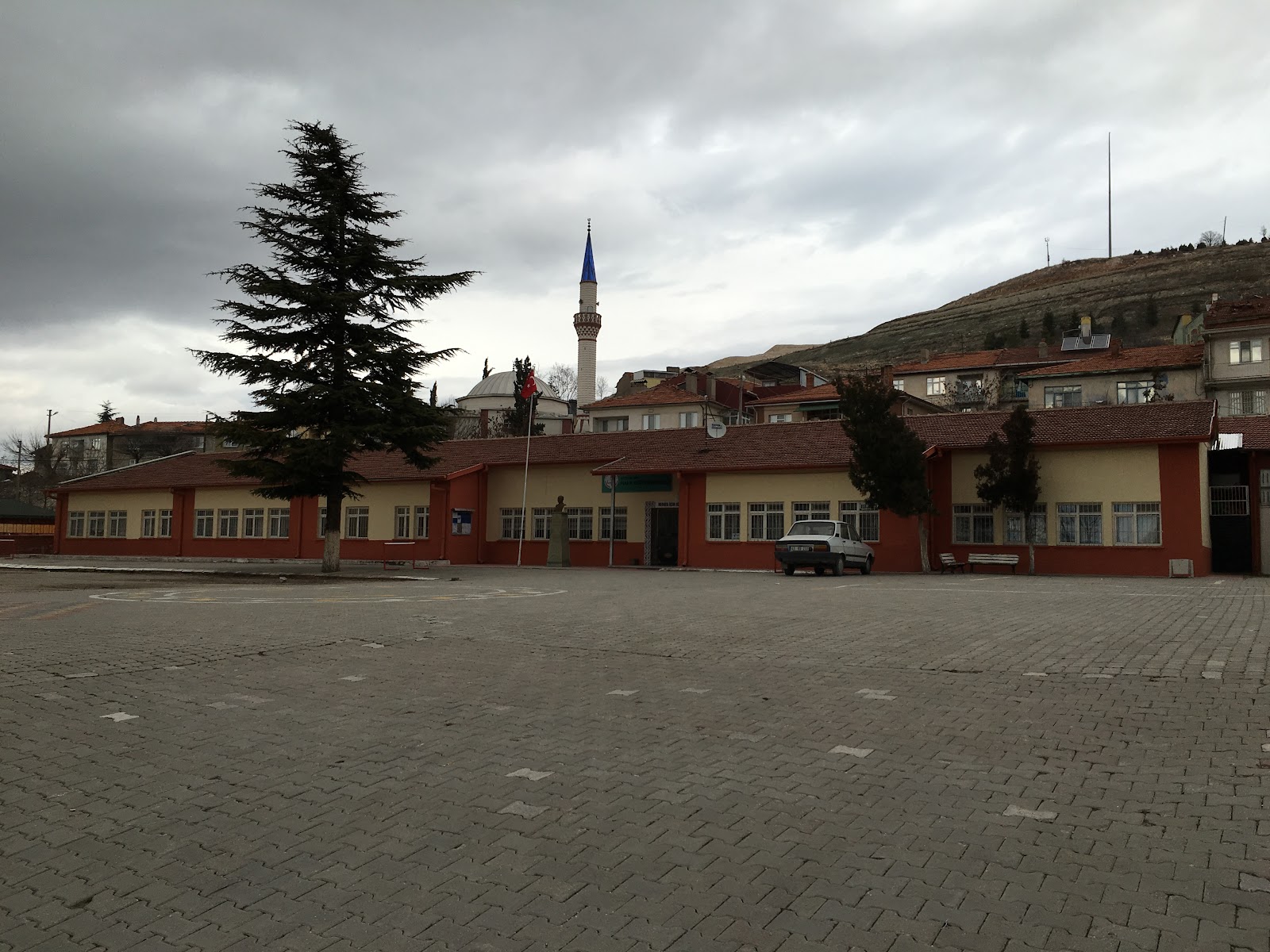 Emet Gülten-Cevdet Dayıoğlu Öğretmenevi ve Akşam Sanat Okulu - Fotoğraf 4