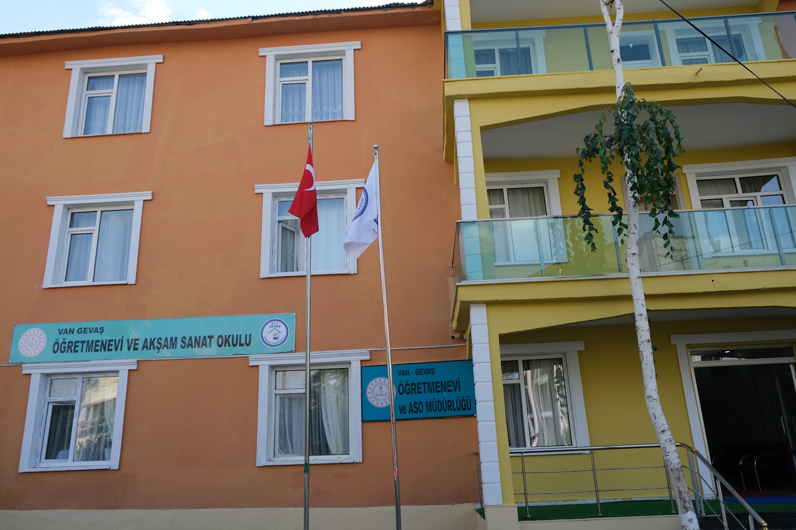 Gevaş Öğretmenevi ve Akşam Sanat Okulu - Fotoğraf 3