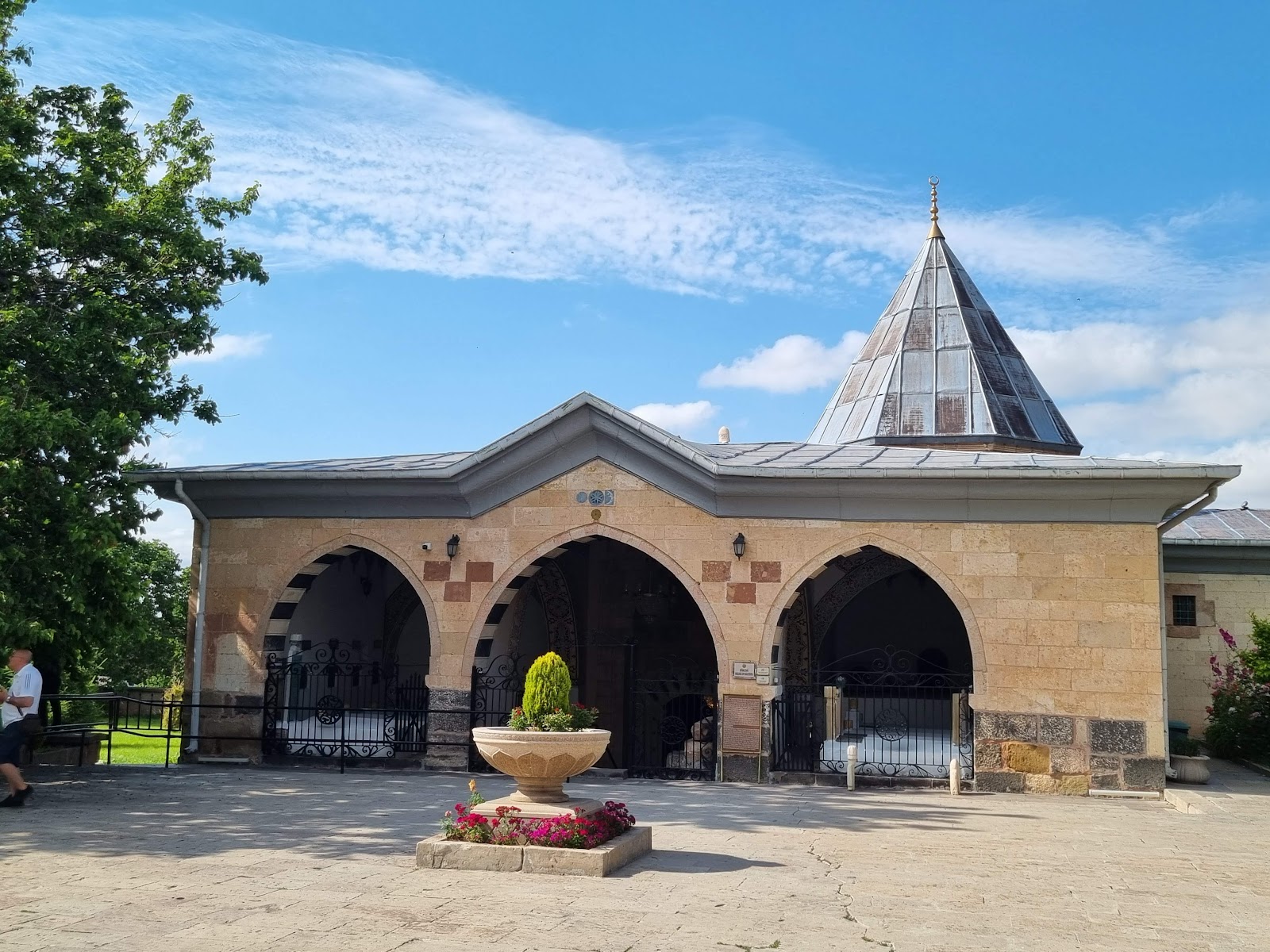 Hacıbektaş Sabancı Öğretmenevi ve Akşam Sanat Okulu - Fotoğraf 2