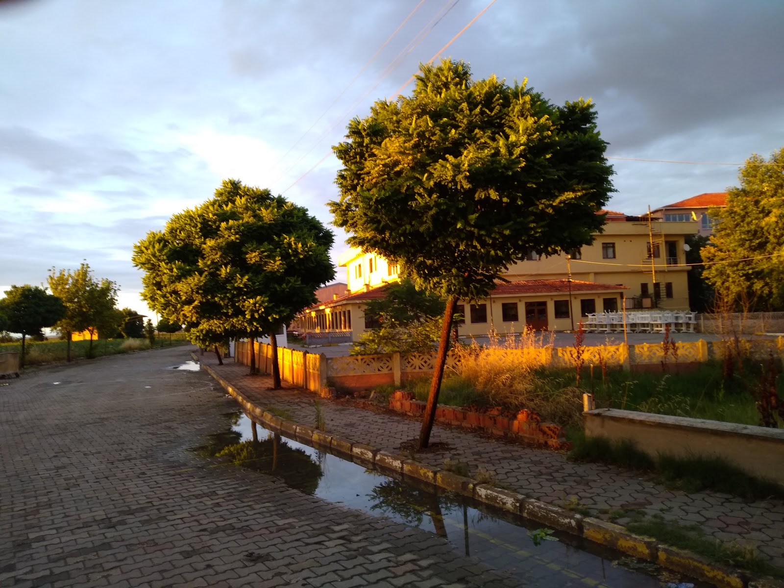 Hayrabolu Sadi Kıyak Öğretmenevi ve Akşam Sanat Okulu - Fotoğraf 2
