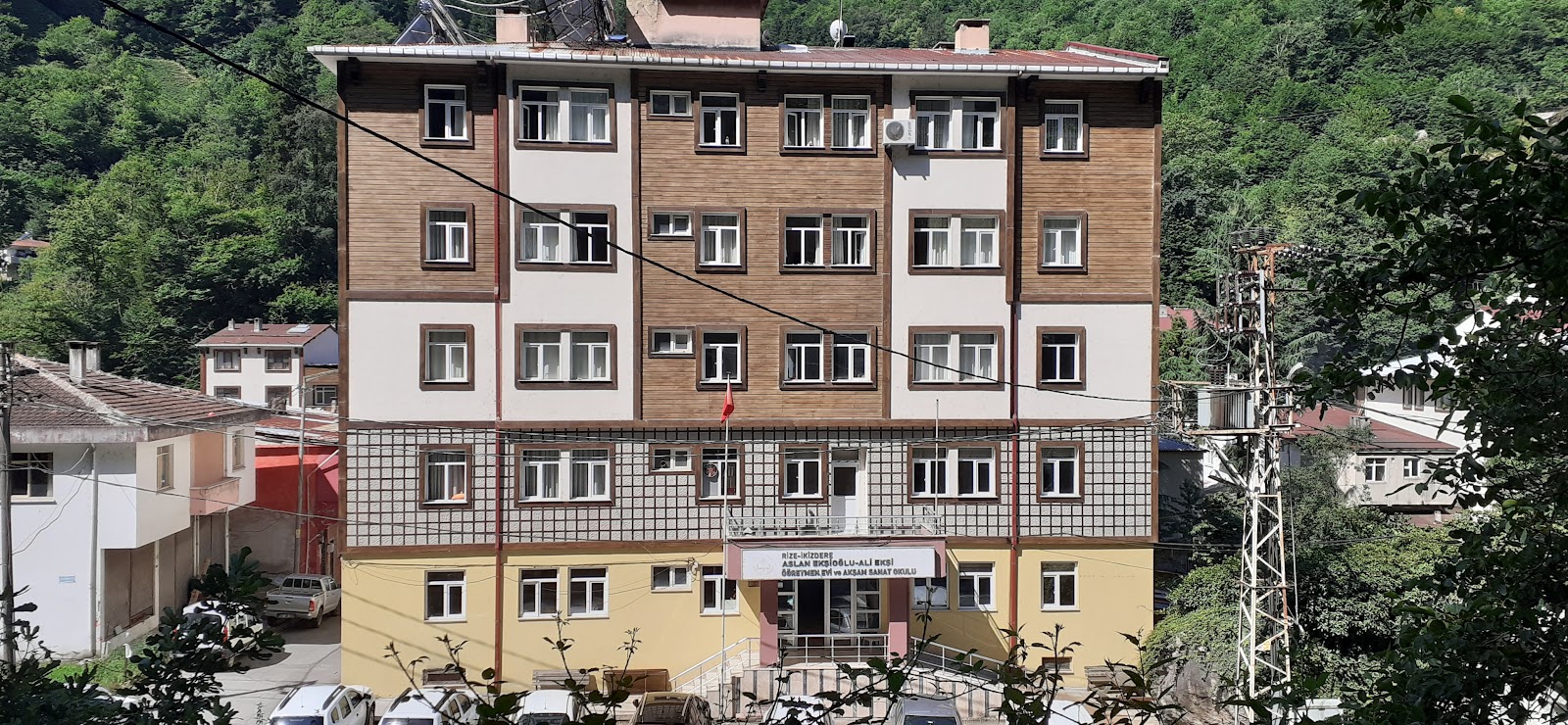 İkizdere Öğretmenevi ve Akşam Sanat Okulu - Fotoğraf 2