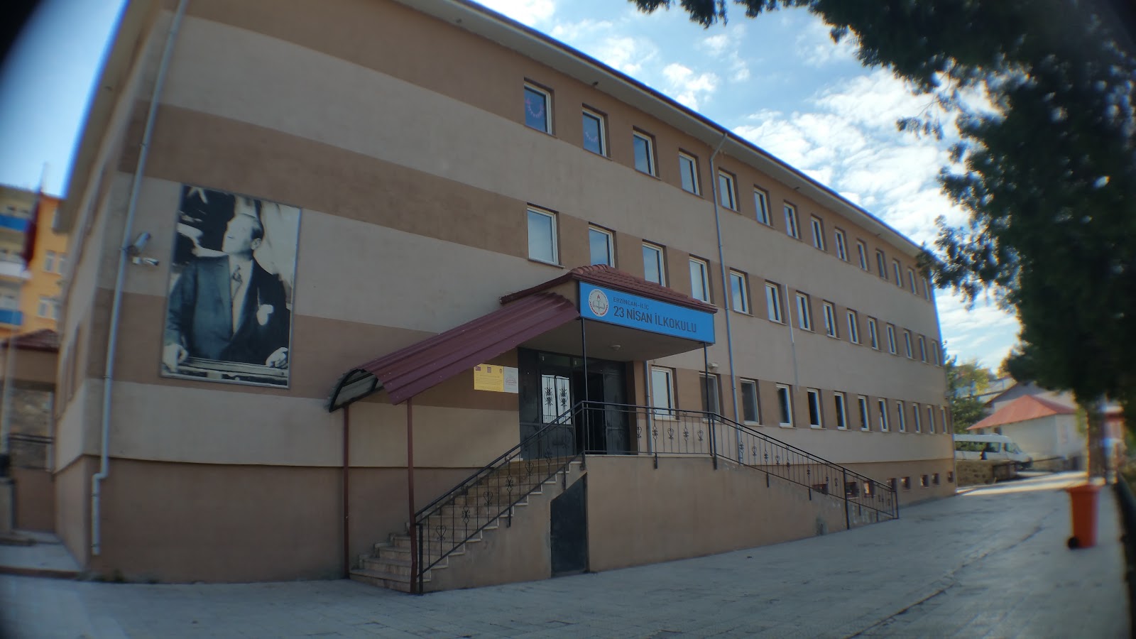 İliç Öğretmenevi ve Akşam Sanat Okulu - Fotoğraf 2