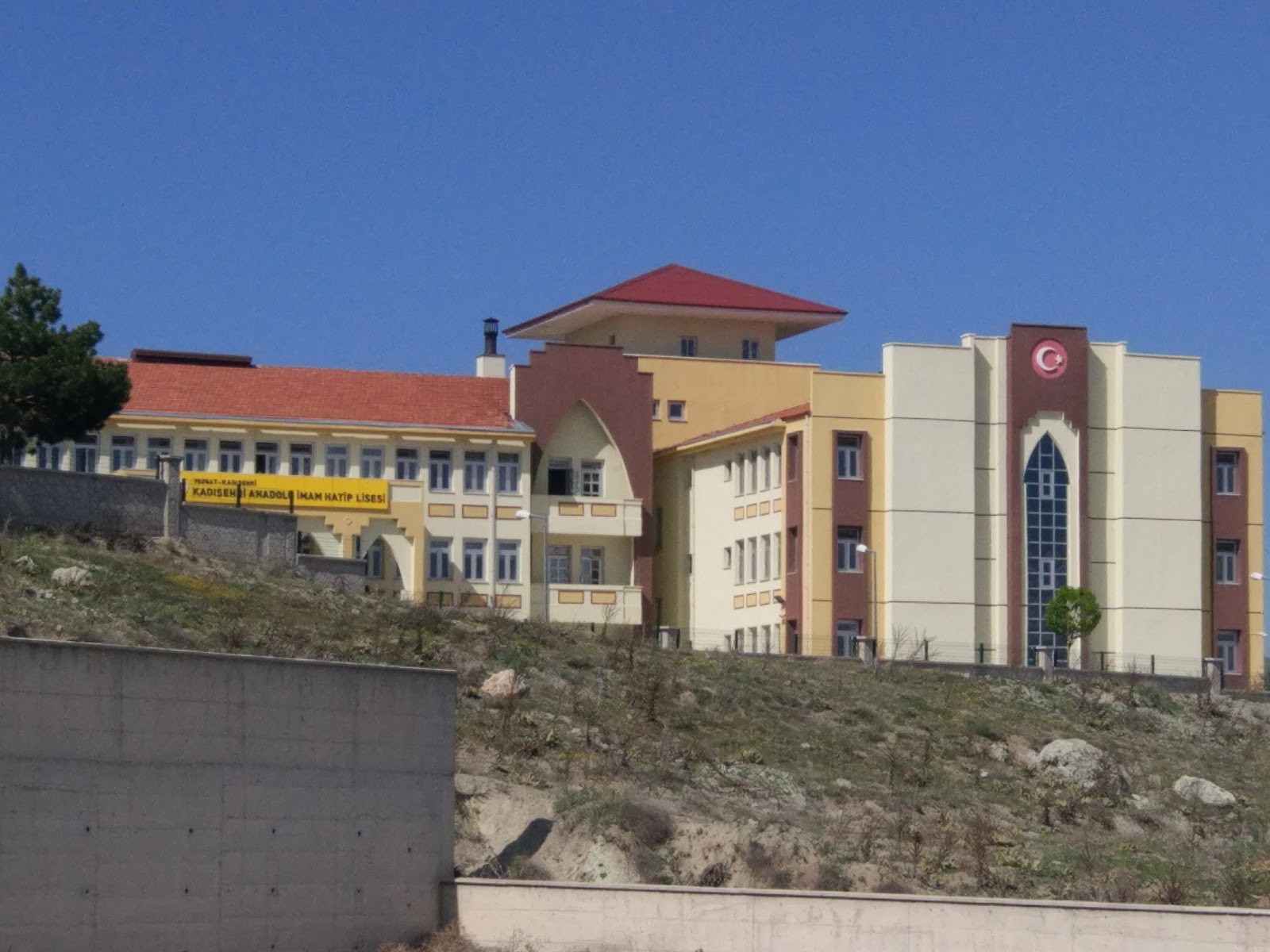 Kadışehri Öğretmenevi ve Akşam Sanat Okulu - Fotoğraf 2
