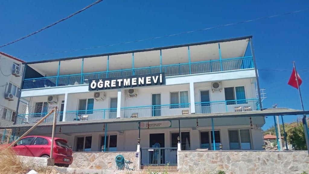 Karaburun Öğretmenevi ve Akşam Sanat Okulu - Fotoğraf 2