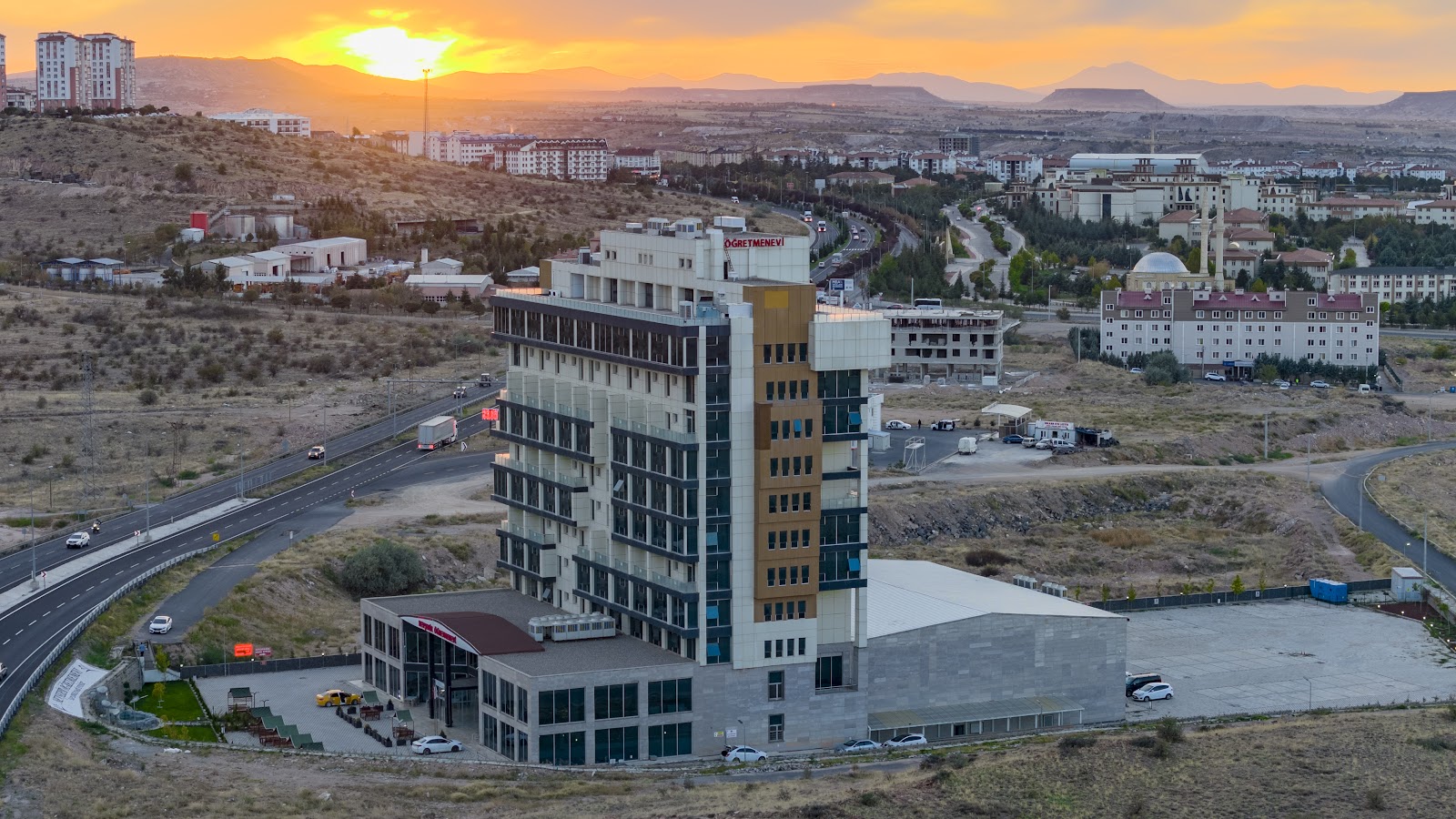 Nevşehir Öğretmenevi ve Akşam Sanat Okulu - Fotoğraf 3