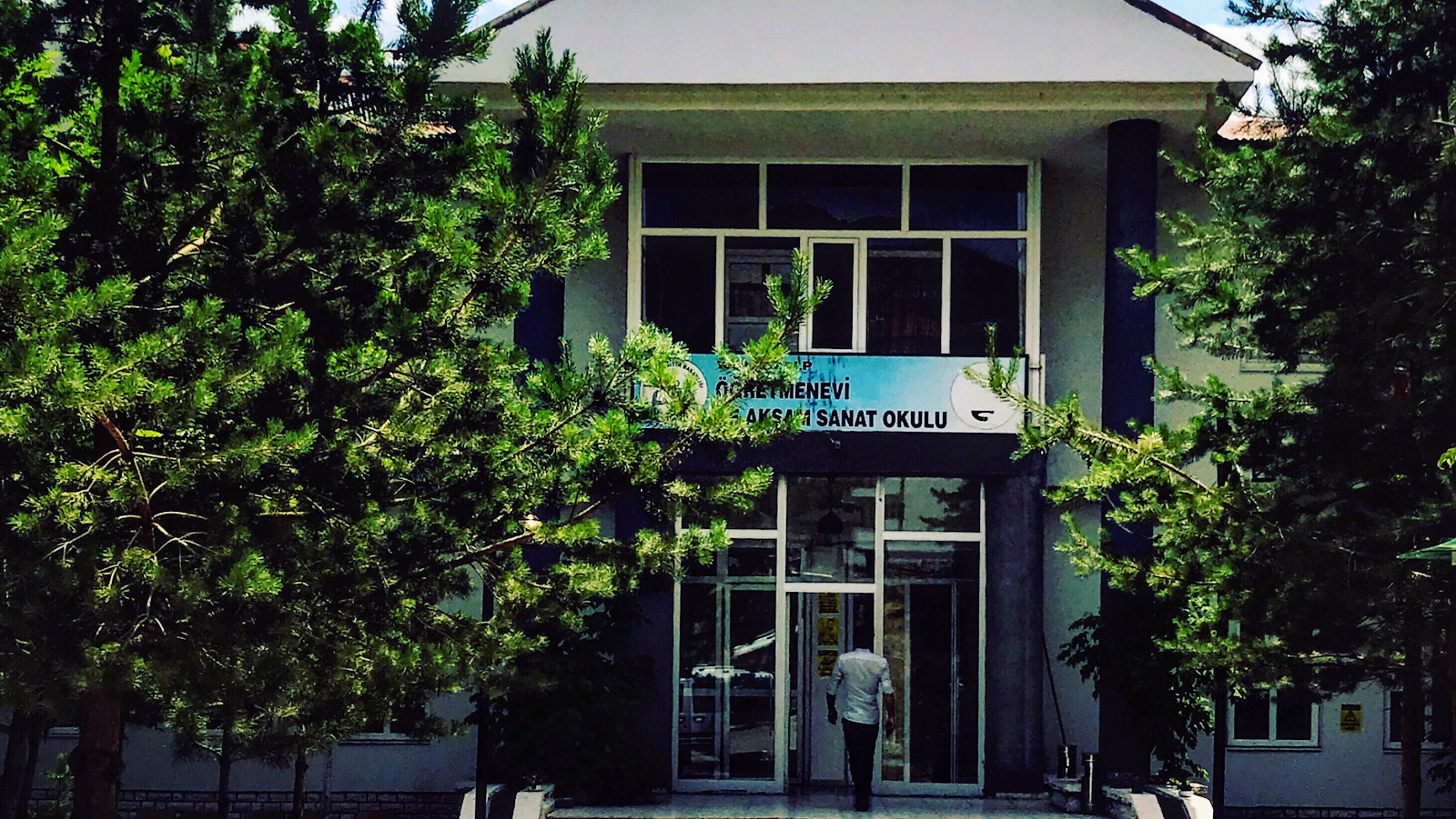 Özalp Öğretmenevi ve Akşam Sanat Okulu - Fotoğraf 2