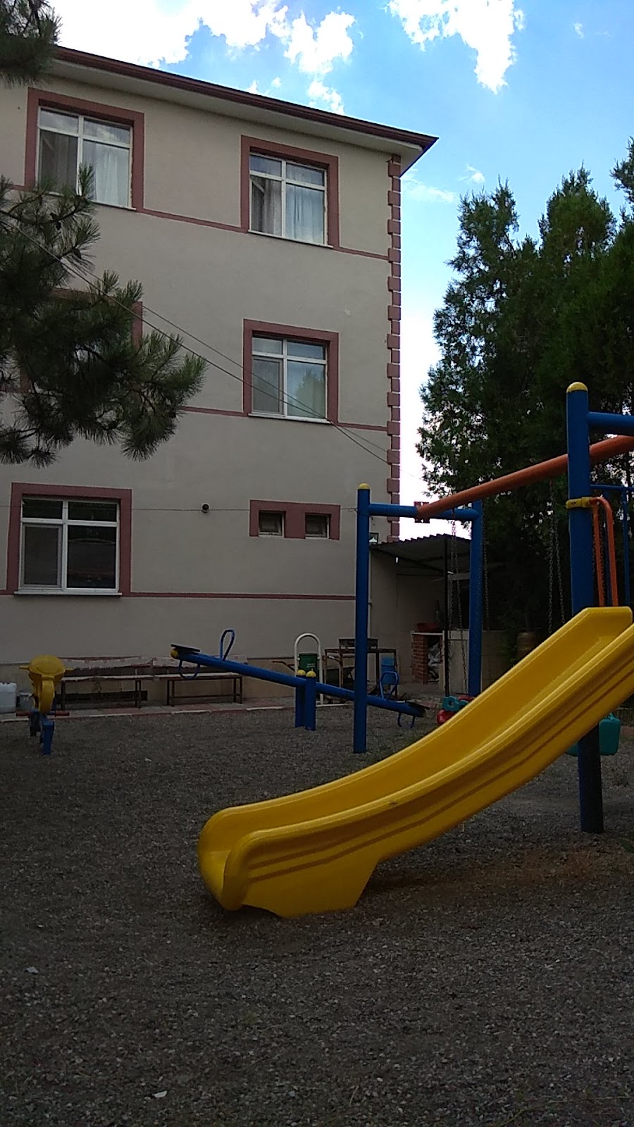 Saraykent Öğretmenevi ve Akşam Sanat Okulu - Fotoğraf 2