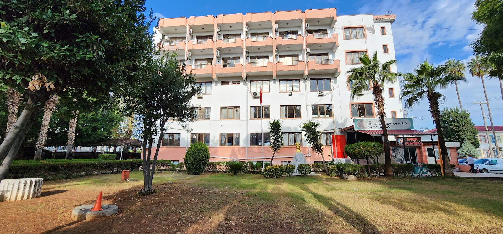 Tarsus Öğretmenevi ve Akşam Sanat Okulu - Fotoğraf 4