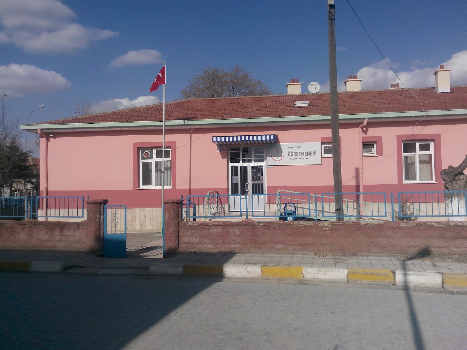 Tuzlukçu 15 Temmuz Şehitleri Öğretmenevi ve Akşam Sanat Okulu - Fotoğraf 5