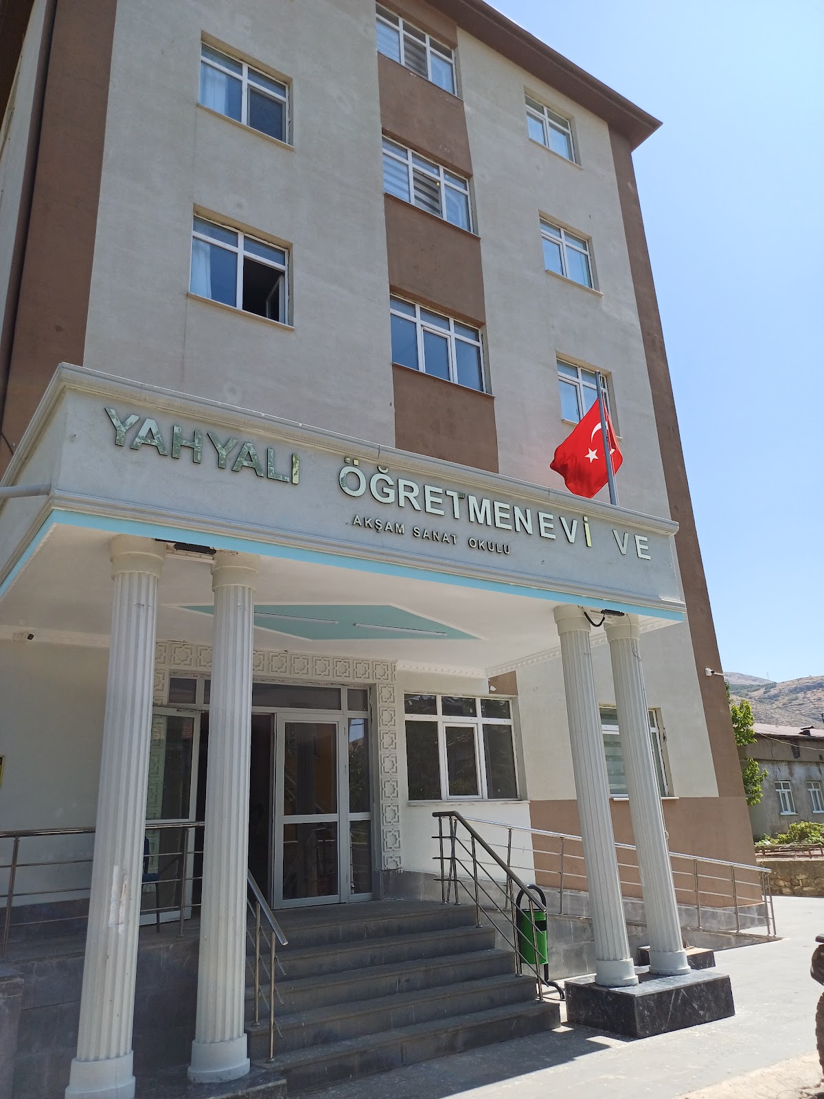 Yahyalı Öğretmenevi ve Akşam Sanat Okulu - Fotoğraf 4