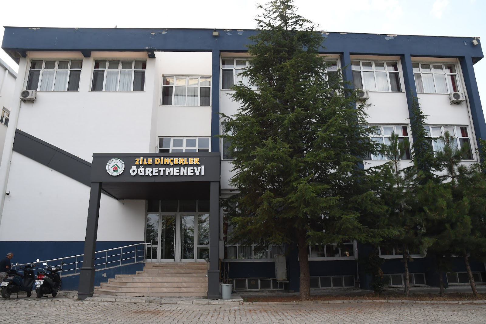Zile Dinçerler Öğretmenevi ve Akşam Sanat Okulu - Fotoğraf 2