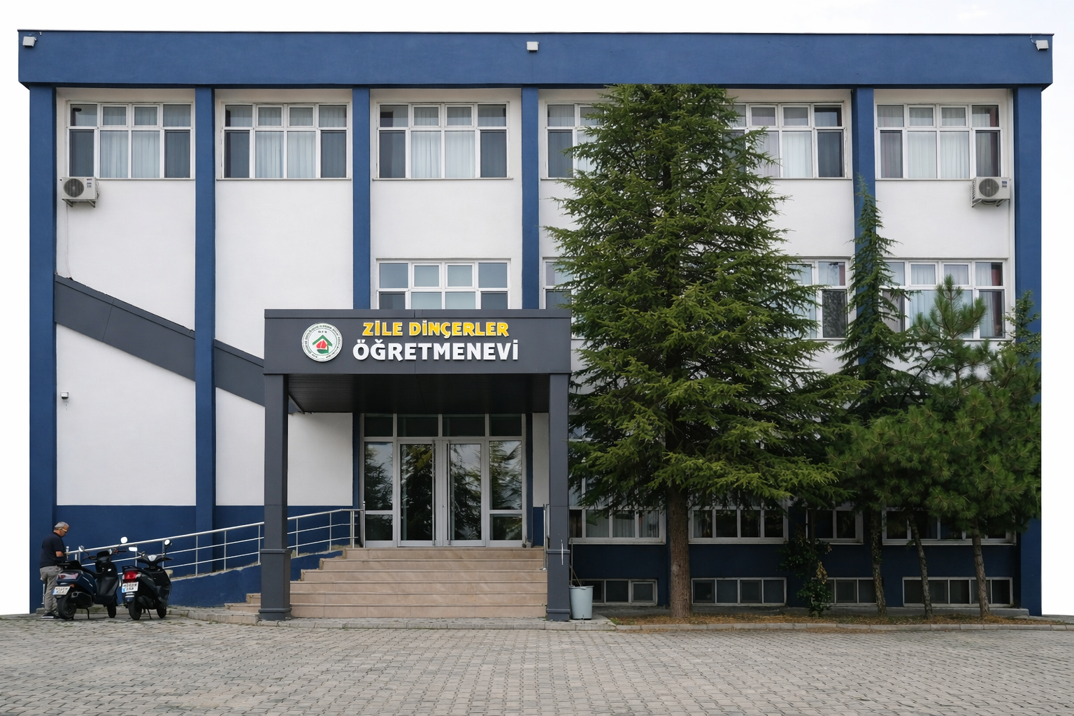 Zile Dinçerler Öğretmenevi ve Akşam Sanat Okulu - Fotoğraf 4