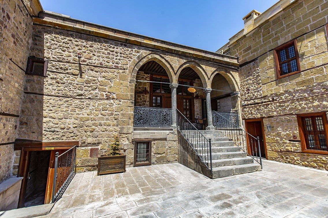 Niğde Ömer Halisdemir Üniversitesi Konukevi dış cephe veya tesis görseli