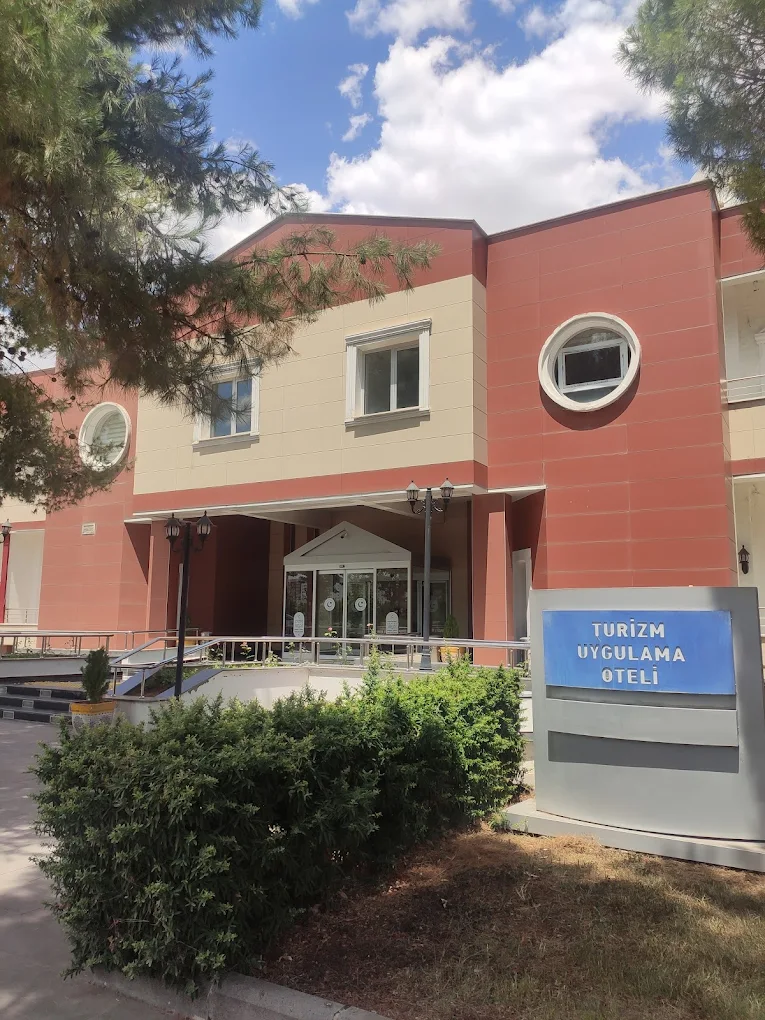 Adyü Turizm Uygulama Oteli dış cephe veya tesis görseli