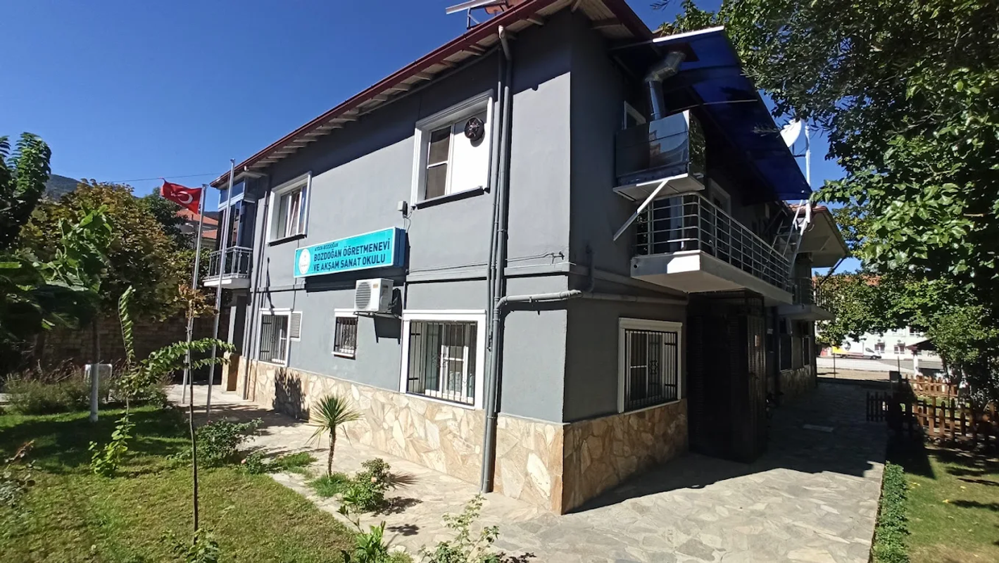 Bozdoğan Öğretmenevi ve Akşam Sanat Okulu fotoğrafı