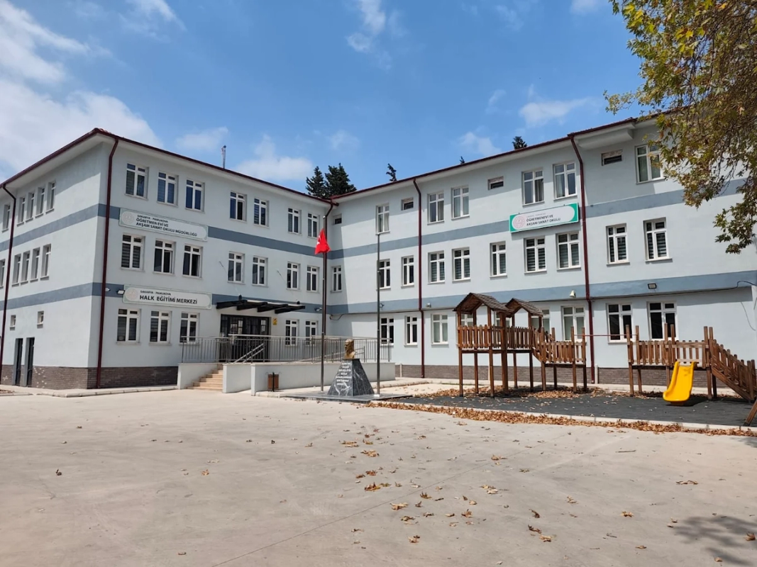 Pamukova Öğretmenevi ve Akşam Sanat Okulu fotoğrafı