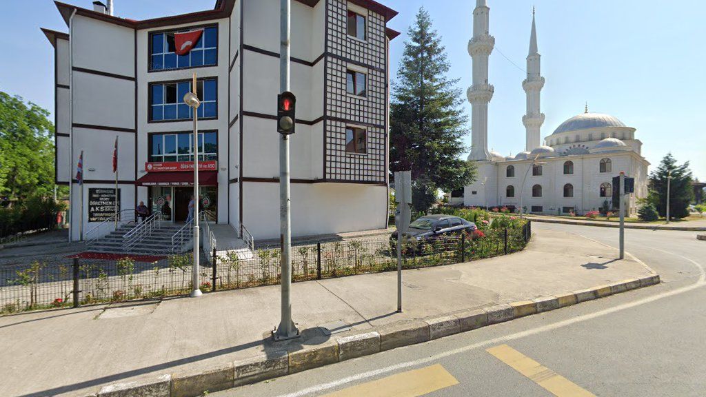 Sürmene İnci-Hamitcan Aksoy Öğretmenevi ve Akşam Sanat Okulu Müdürlüğü dış cephe veya tesis görseli