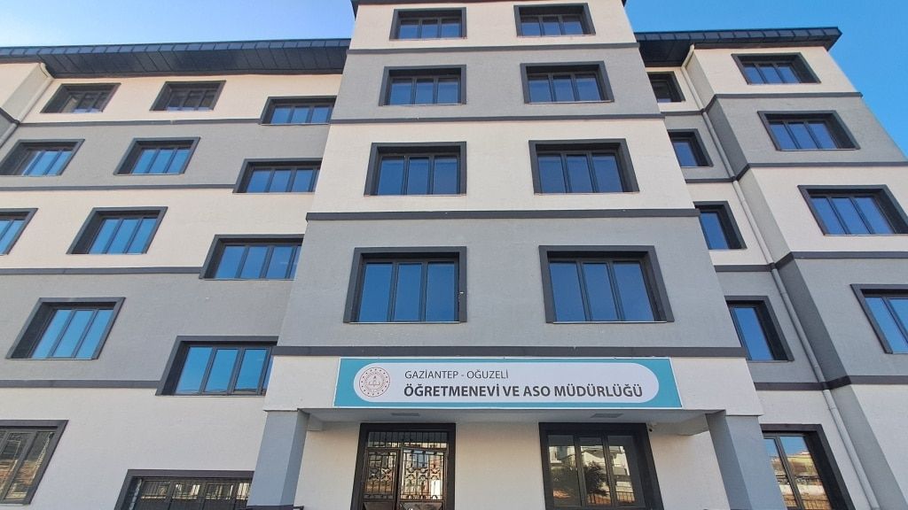 Oğuzeli Öğretmenevi ve Akşam Sanat Okulu dış cephe veya tesis görseli