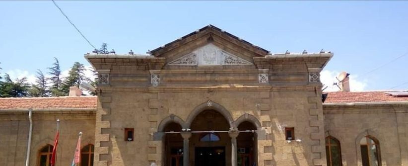 Niğde Öğretmenevi ve Akşam Sanat Okulu dış cephe veya tesis görseli
