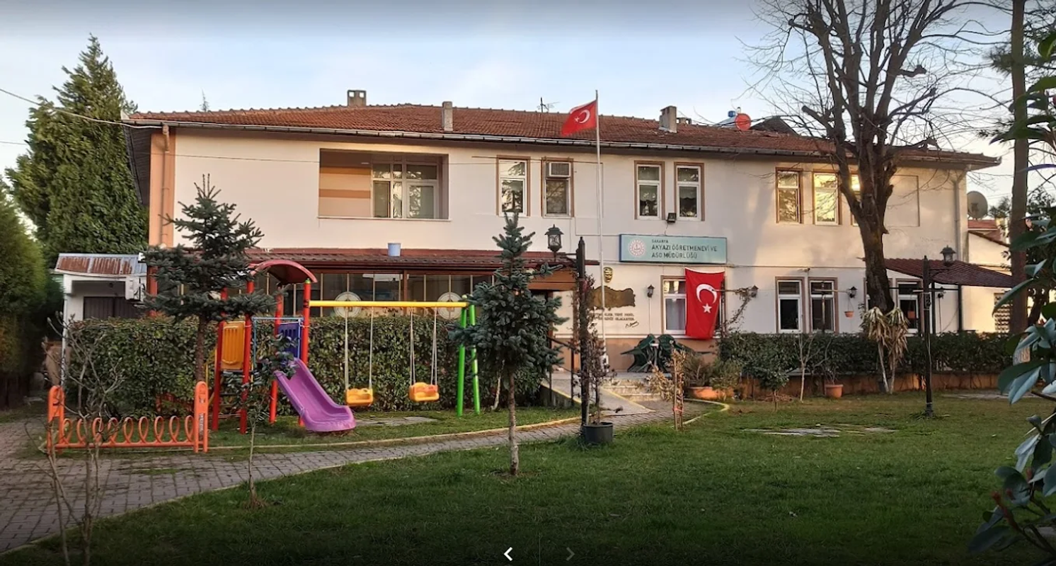 Akyazı Öğretmenevi ve Akşam Sanat Okulu fotoğrafı