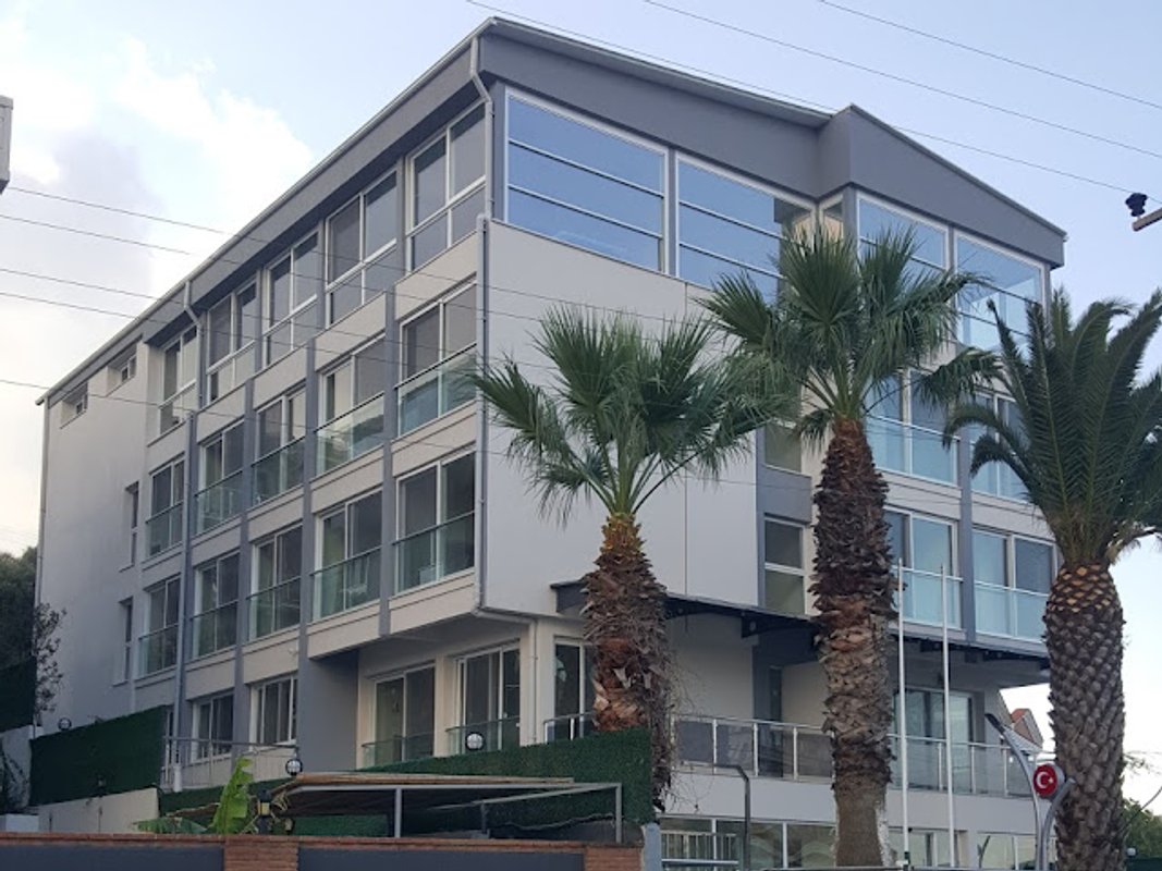 İzmir Çeşme Polisevi fotoğrafı