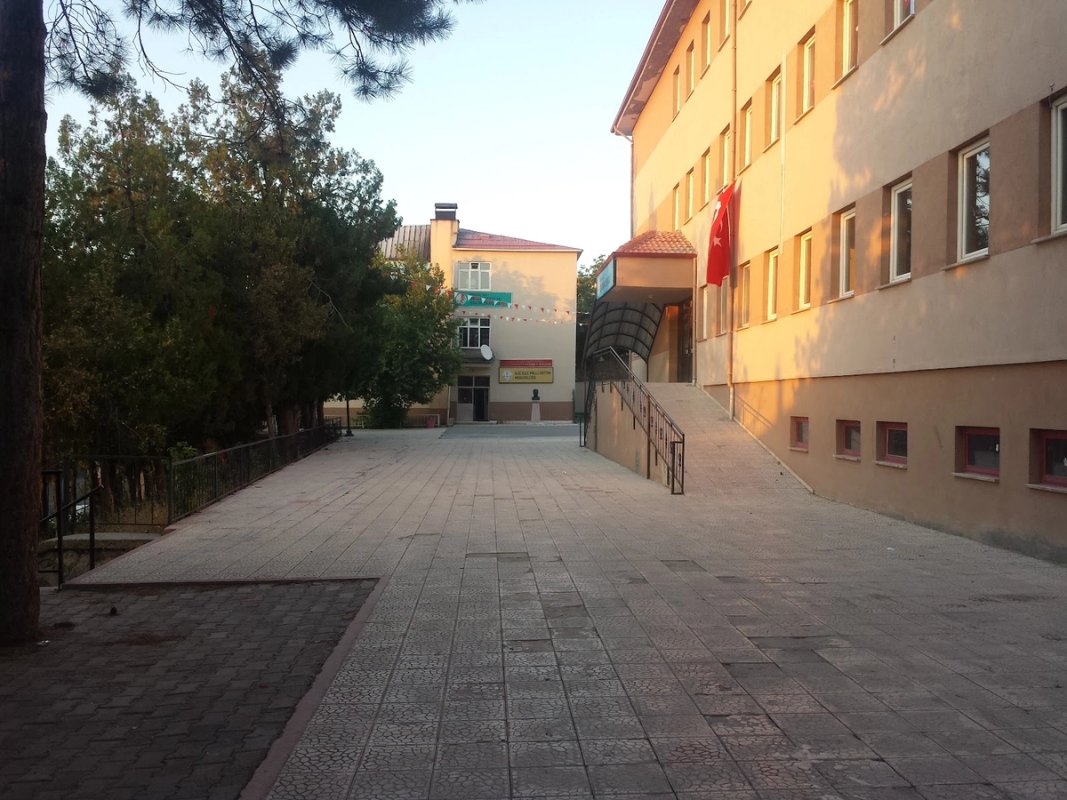 İliç Öğretmenevi ve Akşam Sanat Okulu fotoğrafı