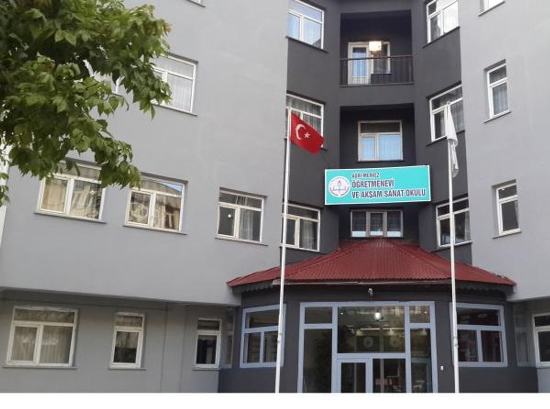 Ağrı Öğretmenevi ve Akşam Sanat Okulu fotoğrafı