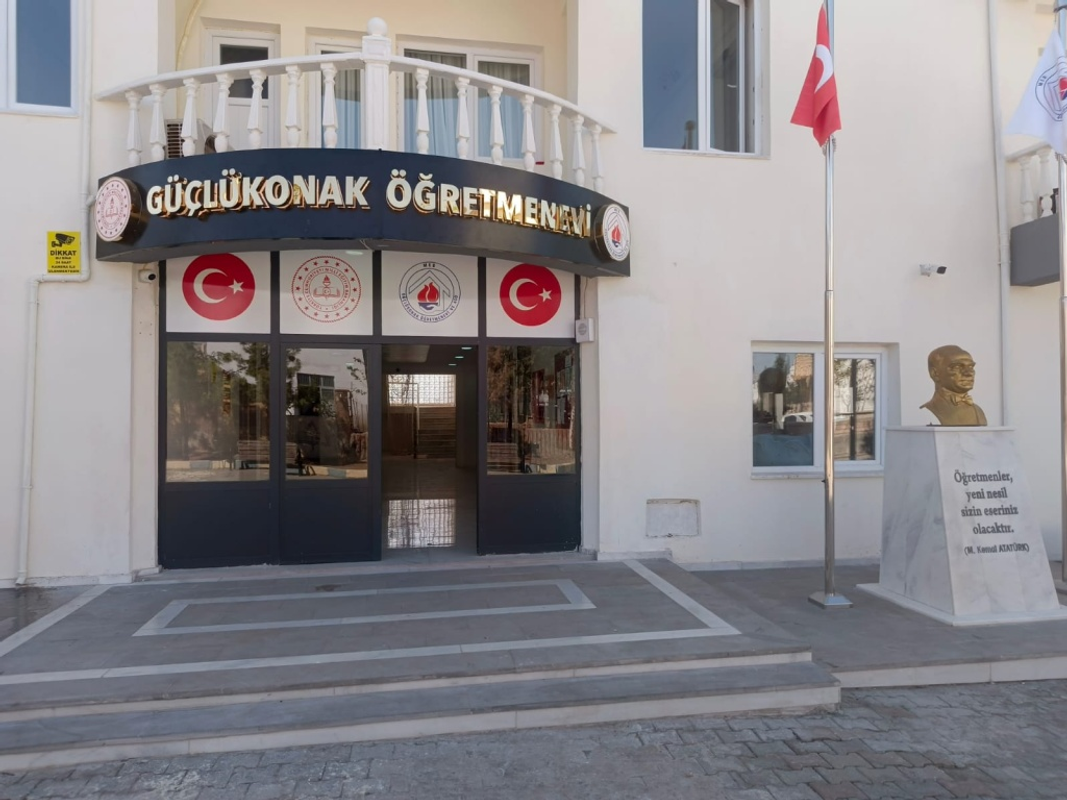 Güçlükonak Öğretmenevi ve Akşam Sanat Okulu fotoğrafı