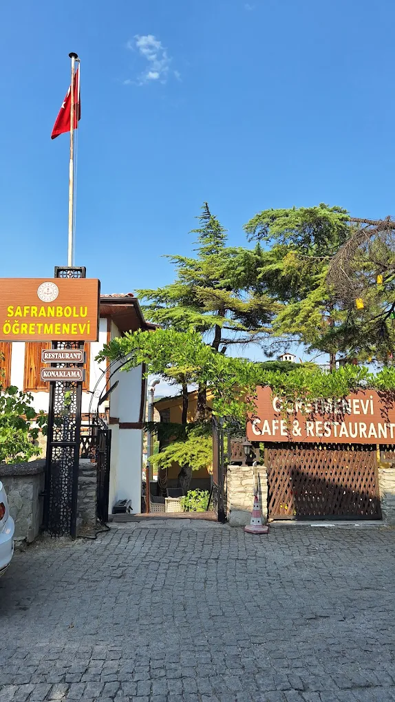 Safranbolu Sunal Tülbentçi Öğretmenevi ve Akşam Sanat Okulu Müdürlüğü dış cephe veya tesis görseli