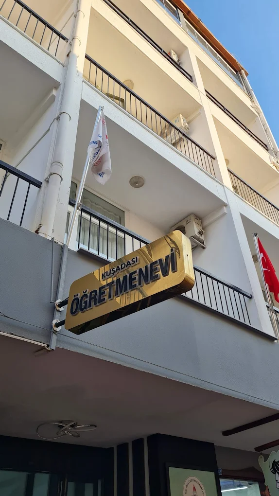 Kuşadası Öğretmenevi ve Akşam Sanat Okulu dış cephe veya tesis görseli