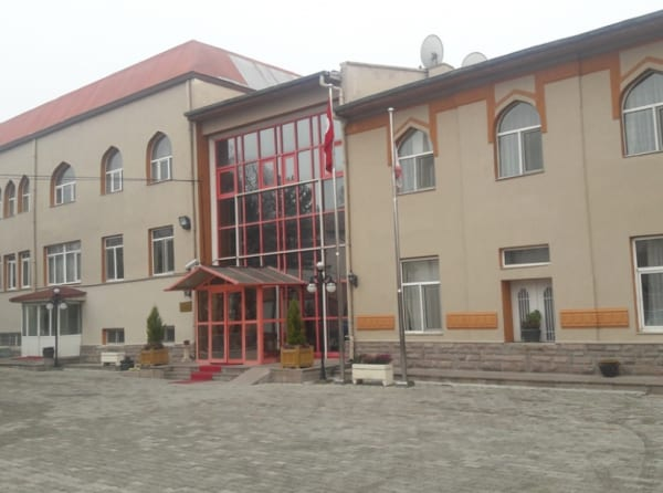 Gölbaşı Öğretmenevi ve Akşam Sanat Okulu dış cephe veya tesis görseli
