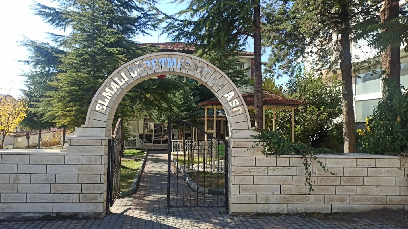 Elmalı Öğretmenevi ve Akşam Sanat Okulu fotoğrafı