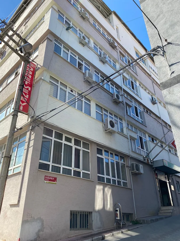 Balıkesir Karesibey Öğretmenevi ve Akşam Sanat Okulu Müdürlüğü dış cephe veya tesis görseli