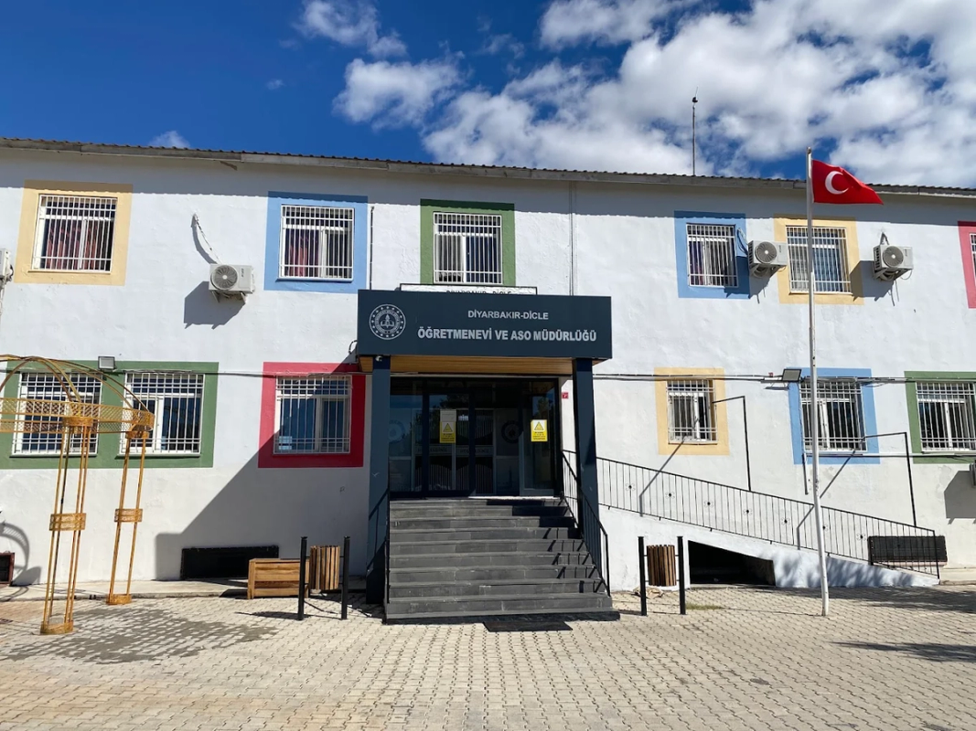Dicle Öğretmenevi ve Akşam Sanat okulu fotoğrafı