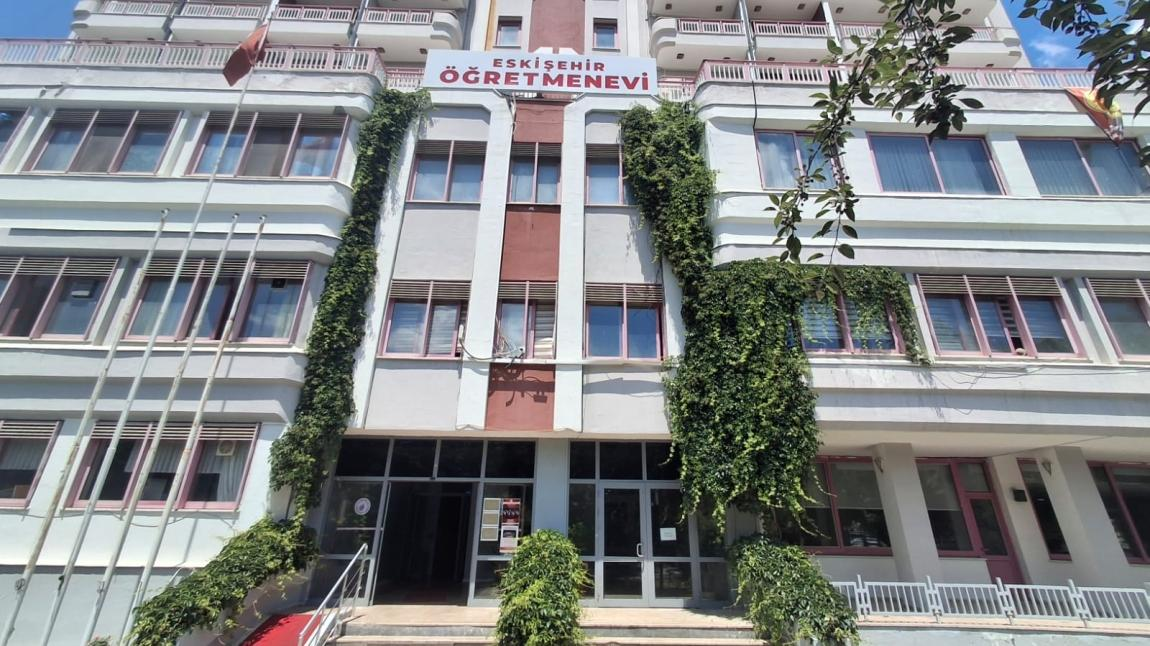 Eskişehir Öğretmenevi ve Akşam Sanat Okulu dış cephe veya tesis görseli