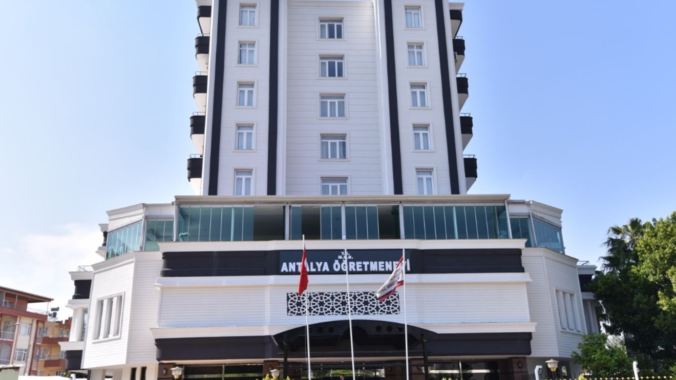 Antalya Öğretmenevi ve Akşam Sanat Okulu dış cephe veya tesis görseli