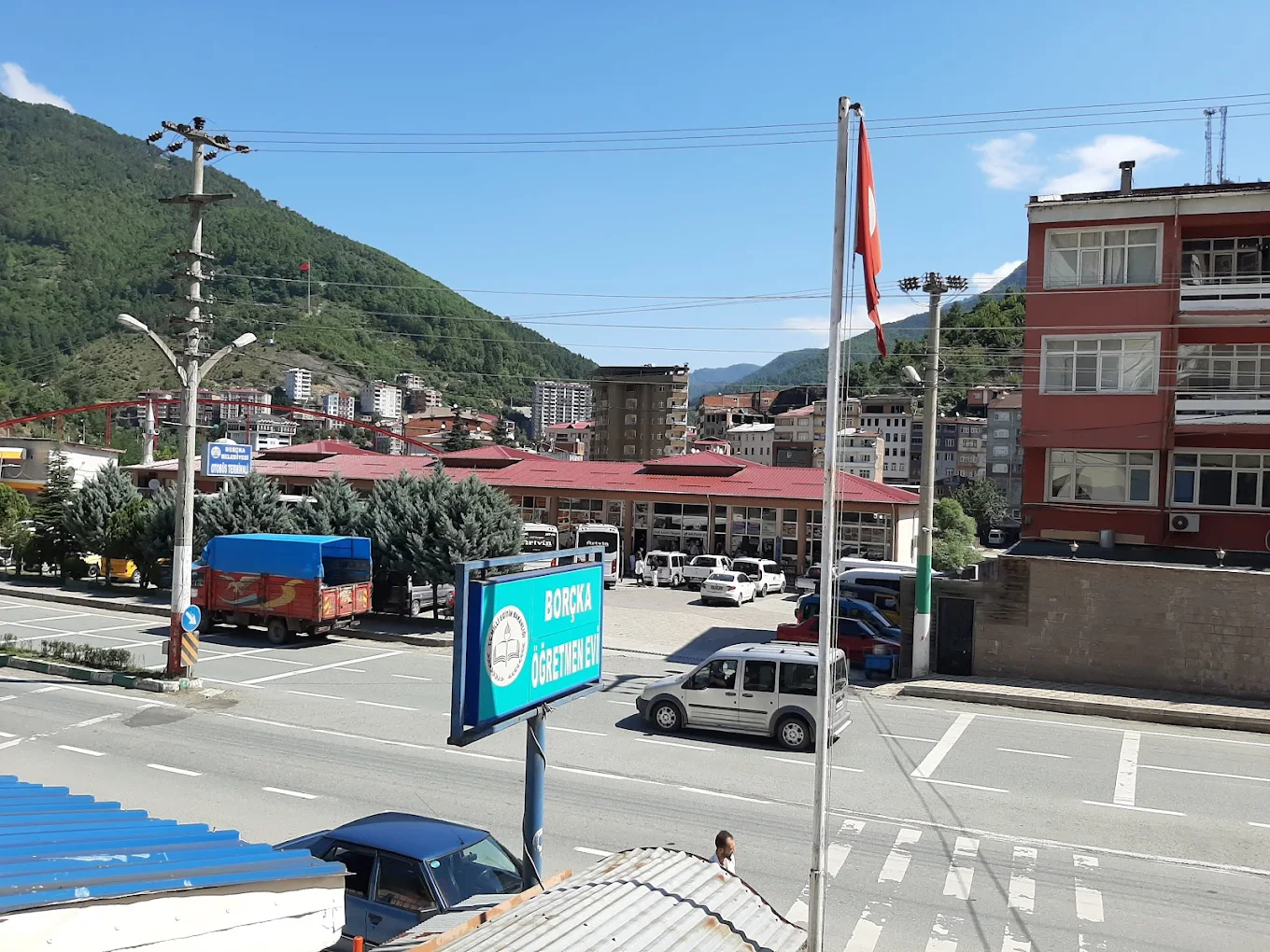 Borçka Öğretmenevi ve Akşam Sanat Okulu dış cephe veya tesis görseli