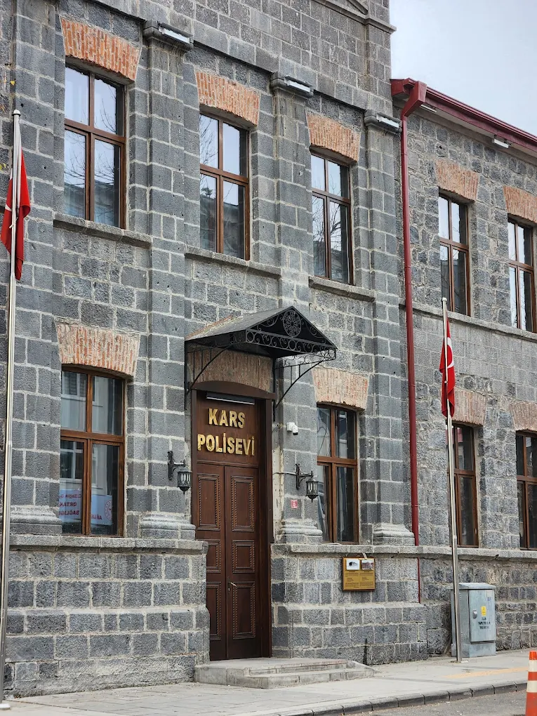 Kars Polisevi dış cephe veya tesis görseli